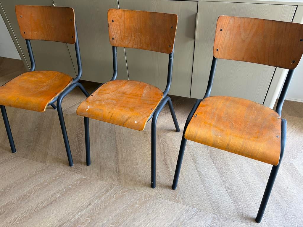 4 schoolstoelen - Vintage houten stoelen met metalen frame, Huis en Inrichting, Stoelen, Zo goed als nieuw, Vier, Hout, Overige kleuren