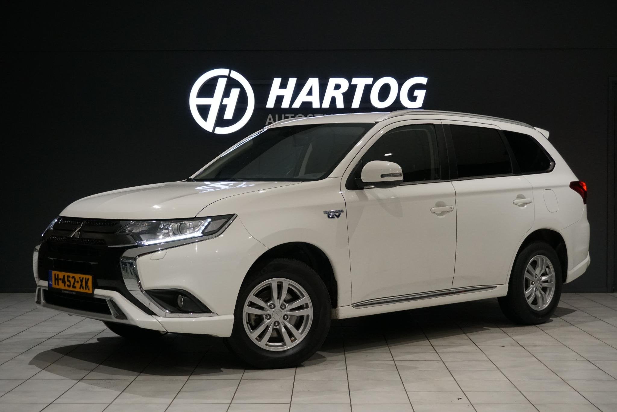 Mitsubishi Outlander 2.4 PHEV Pure + TREKHAAK / CARPLAY / CA, Automaat, Euro 6, 4 cilinders, 1865 kg