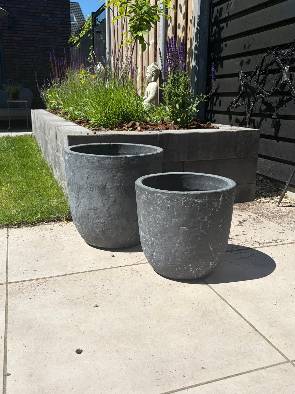 2 bloempotten grafiet 41L en 22L fiberclay, Tuin en Terras, Bloembakken en Plantenbakken, Ophalen, Zo goed als nieuw, Rond, Minder dan 30 cm