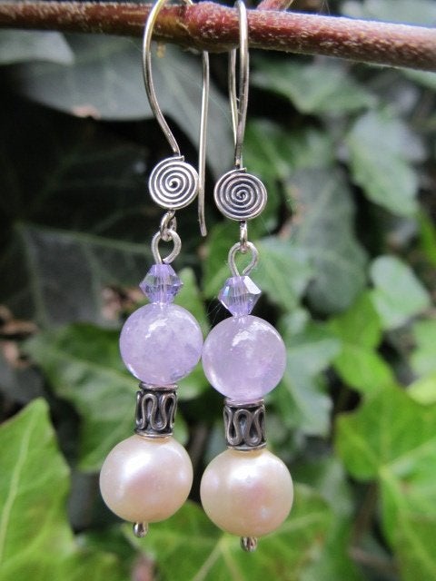 Oorbellen Wiljanne parel-amethist-swarovski goud, Sieraden, Tassen en Uiterlijk, Ophalen, Hangers, Met edelsteen, Paars