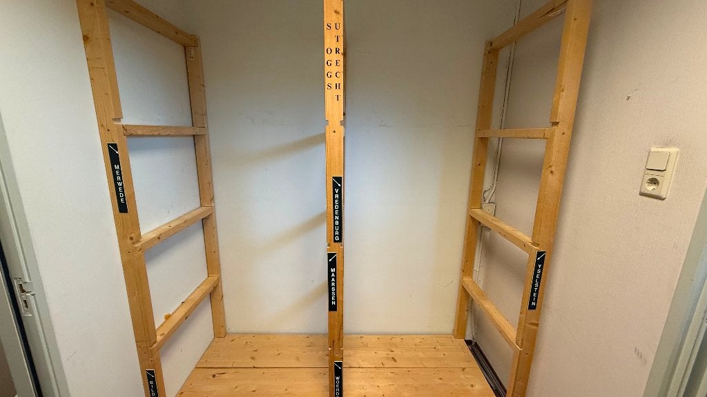 vurenhouten stelling 210 cm hoog, Huis en Inrichting, Kasten | Stellingkasten, Ophalen, Gebruikt