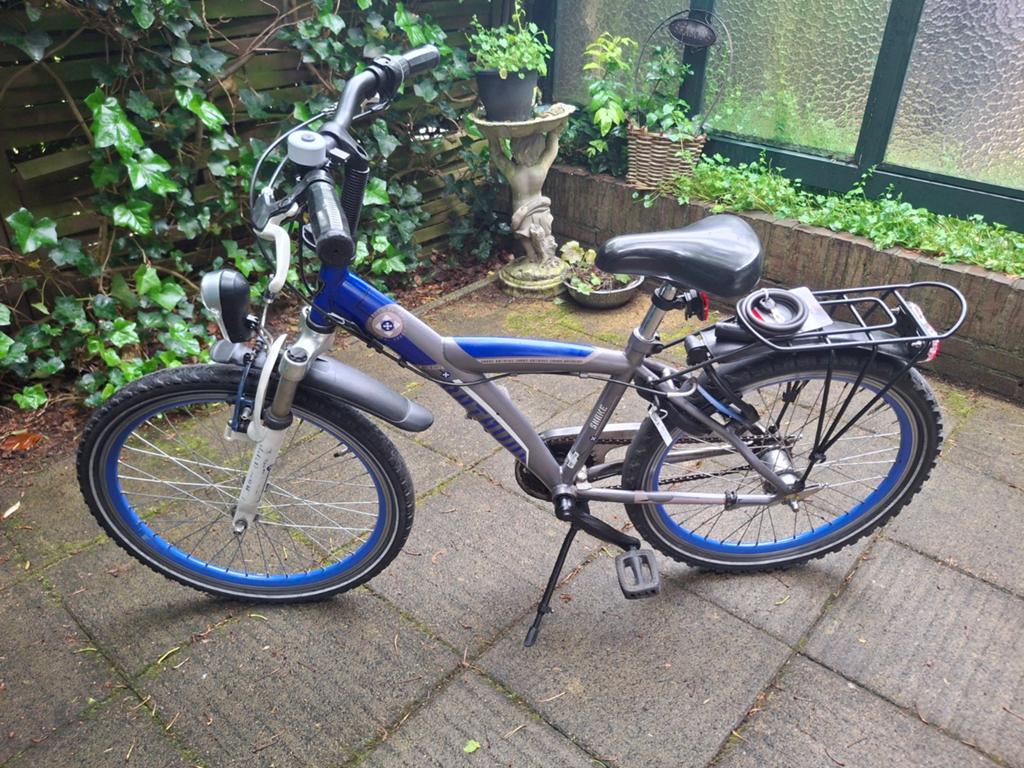 Batavus Snake 22 inch 3 versnelling jongensfiets
Axa slot, Fietsen en Brommers, Fietsen | Jongens, Ophalen of Verzenden, 22 inch