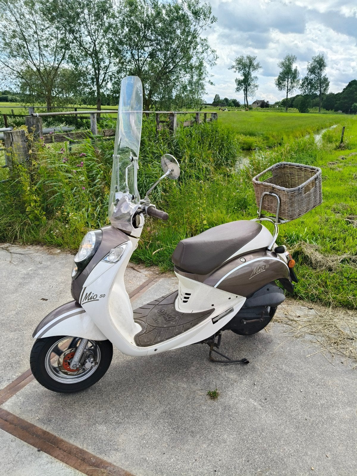 Nette sym mio uit 2011, Fietsen en Brommers, Ophalen of Verzenden, Benzine