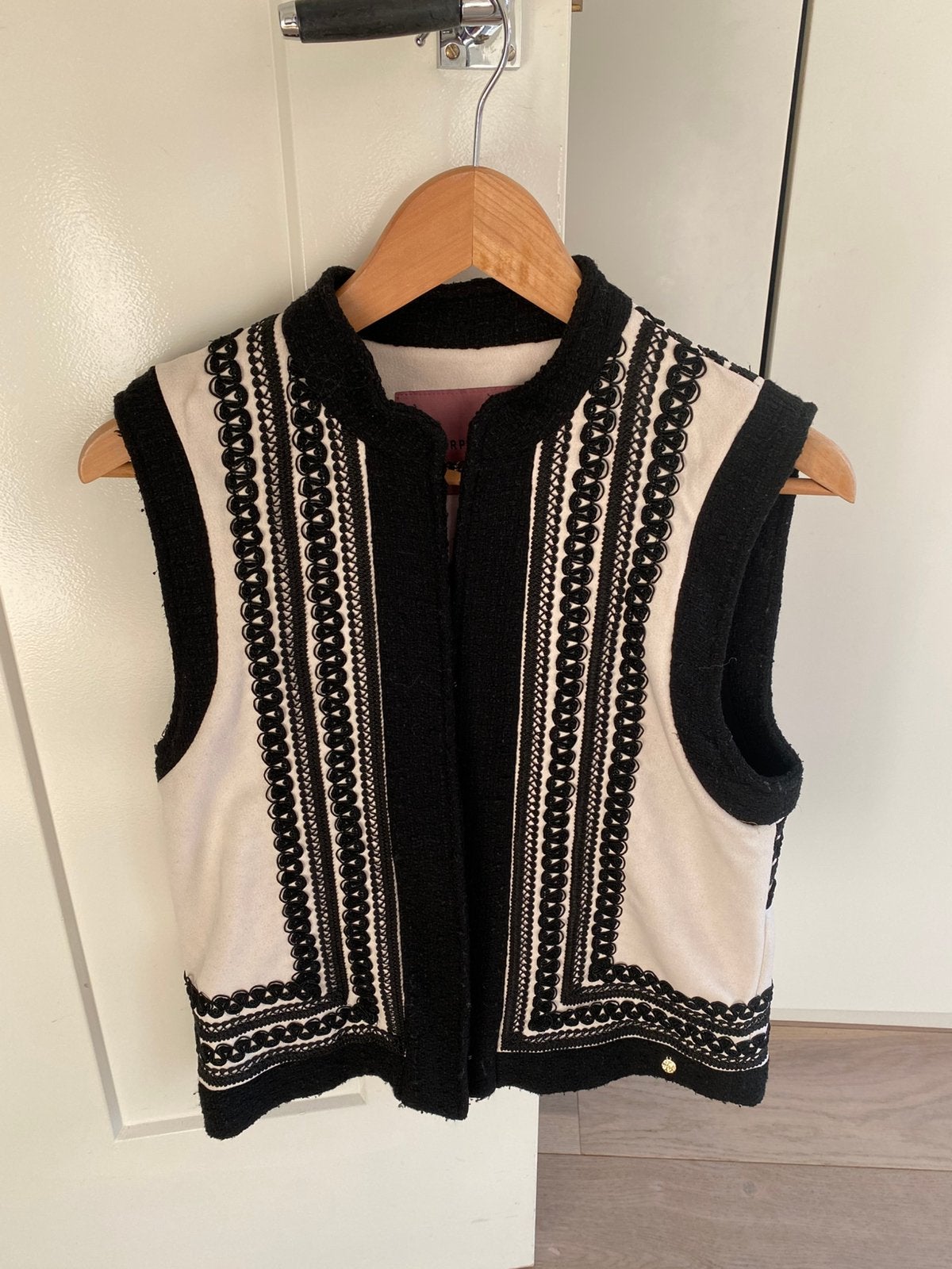 Gilet crème / zwart Harper & Eve maat XS, Ophalen of Verzenden, Zo goed als nieuw, Maat 34 (XS) of kleiner, Beige