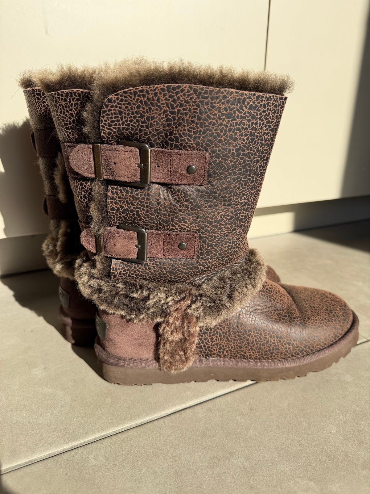UGGs Skylah - Maat 39.5, Ophalen of Verzenden, Gedragen, Bruin, Lage of Enkellaarzen