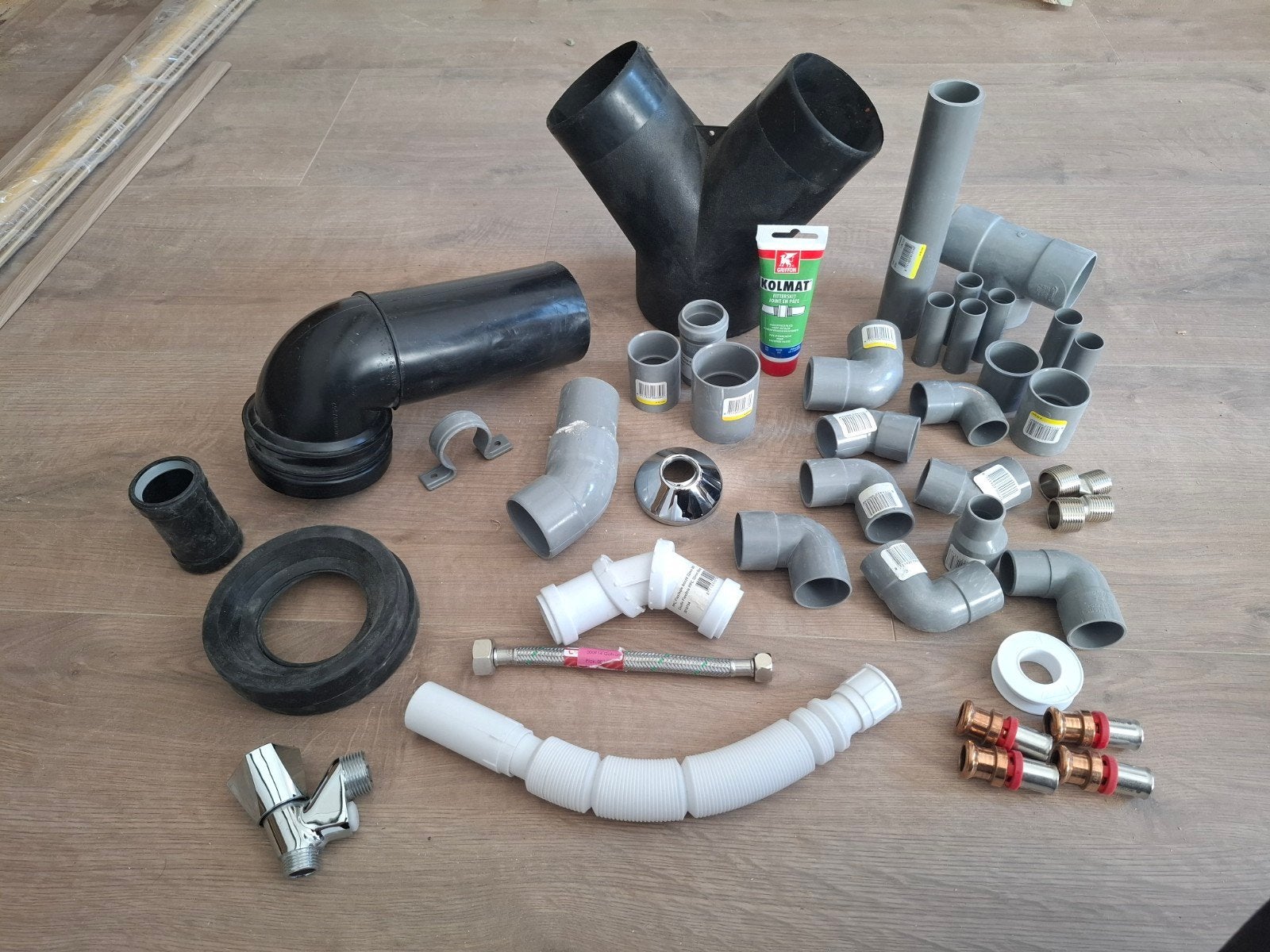 Partij pvc‑delen & koppelingen voor badkamer/sanitair, Ophalen of Verzenden, Nieuw