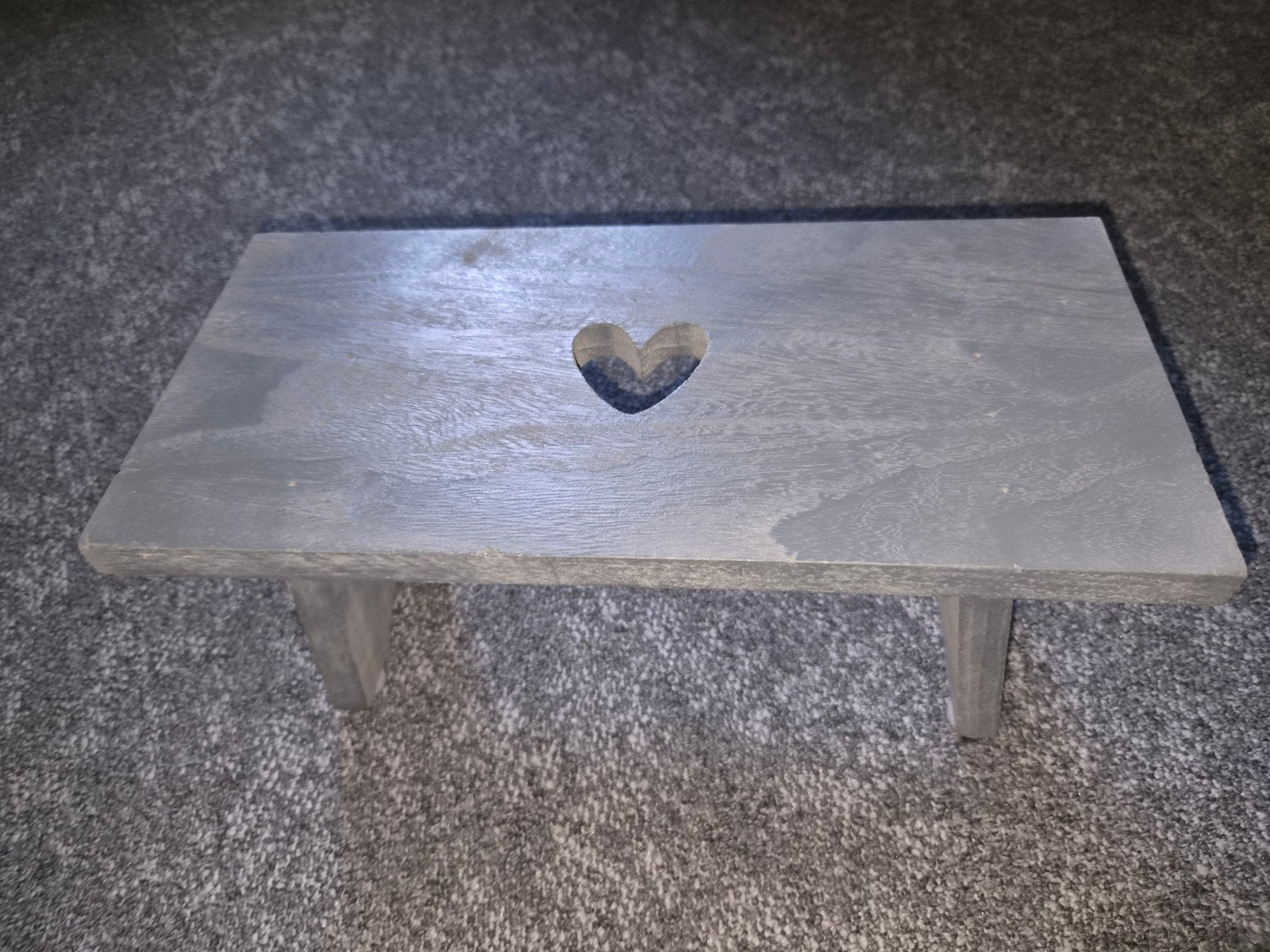 Houten krukje met hartuitsparing, Huis en Inrichting, Ophalen of Verzenden, Gebruikt, Hout