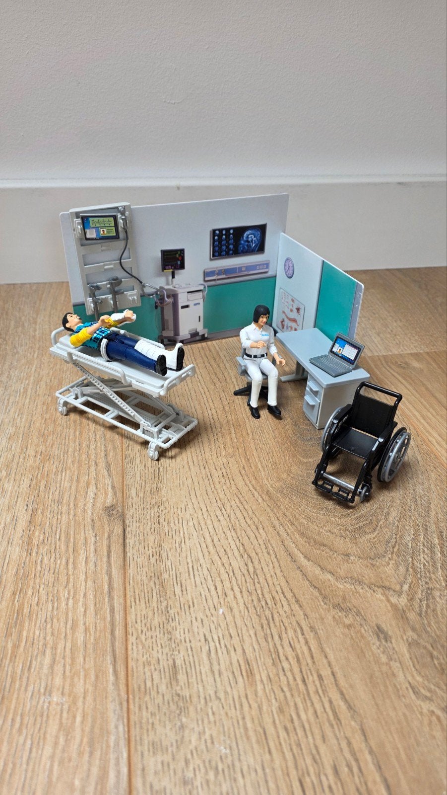 Bruder Ziekenhuis Set met Figuren en Accessoires, Ophalen of Verzenden, Zo goed als nieuw