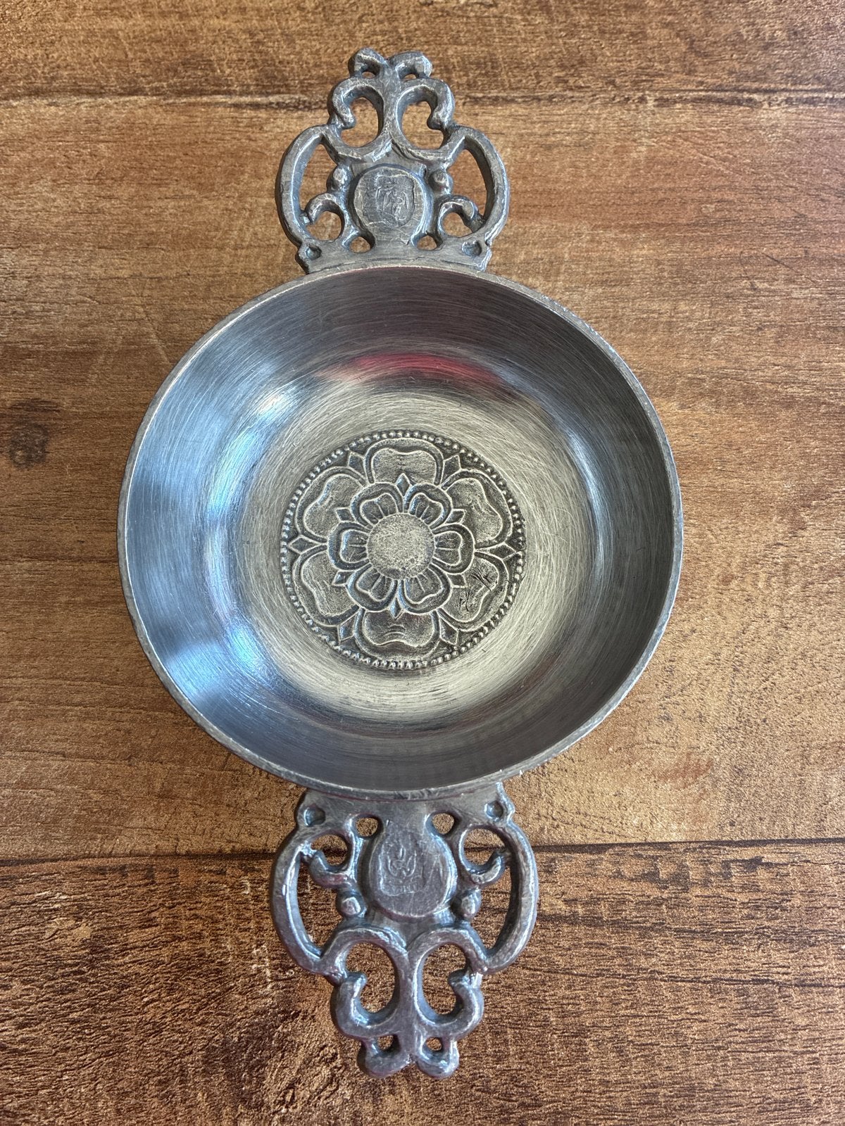Vintage tinnen schaal met bloemmotief en handvatten, Ophalen of Verzenden
