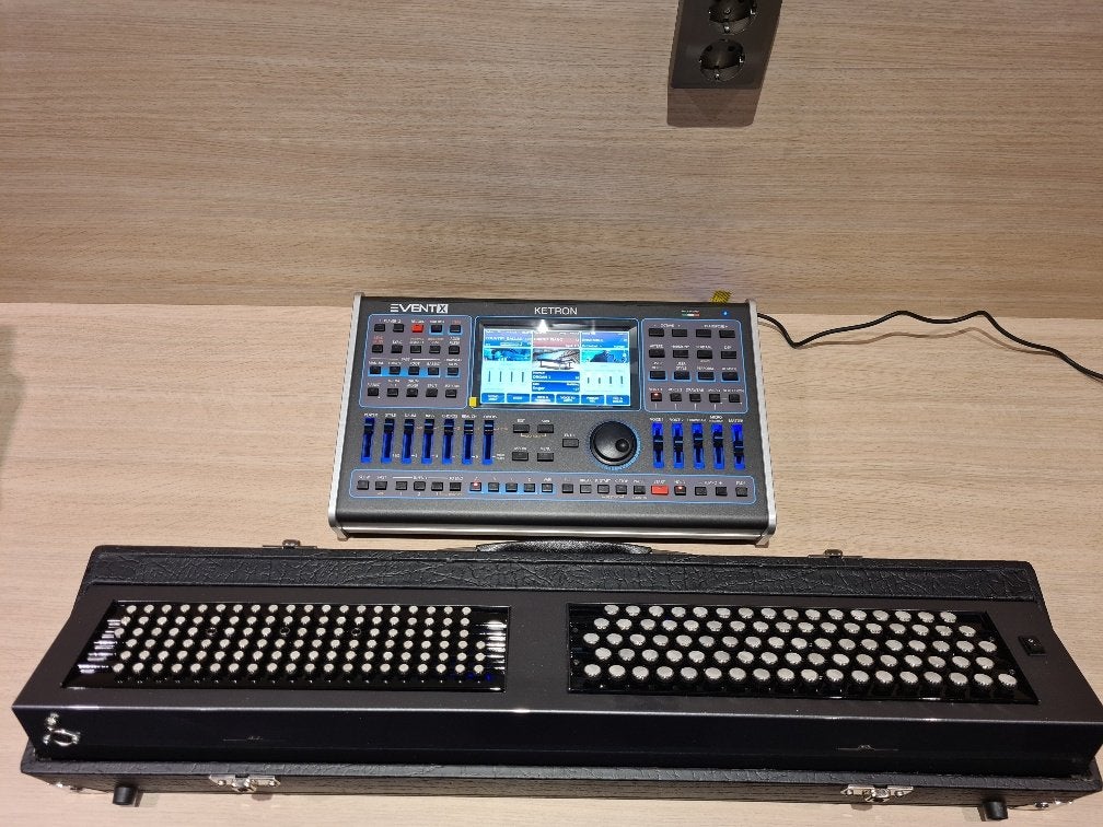 Ketron EVENT X Master Bas Belgisch/Recht B-Griff, Muziek en Instrumenten, Keyboards, Niet ingevuld, Nieuw, Overige aantallen, Midi-aansluiting