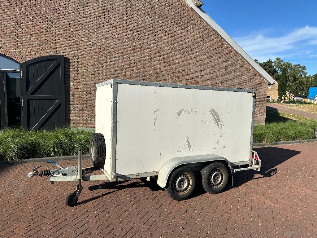 Gesloten tandemasser | Geremd | 2000 kg | Zeer degelijk, Ophalen, Zo goed als nieuw
