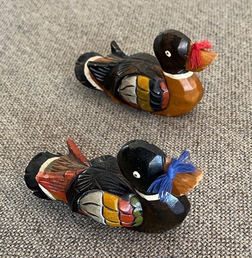 Twee houten eendenbeeldjes, Verzamelen, Beelden en Beeldjes, Ophalen of Verzenden, Dier