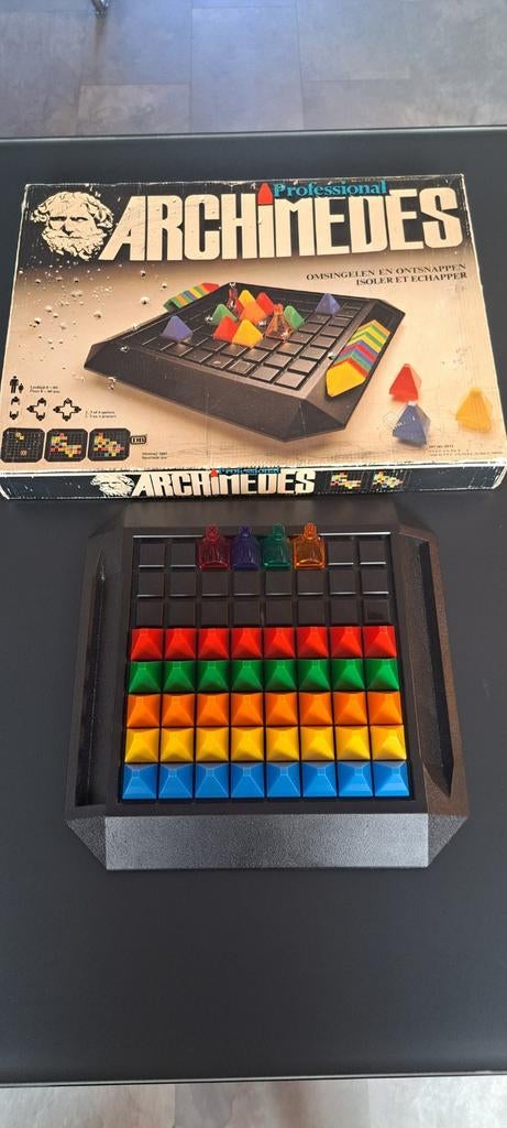 Archimedes bordspel. Omsingelen en ontsnappen., Ophalen of Verzenden, Zo goed als nieuw
