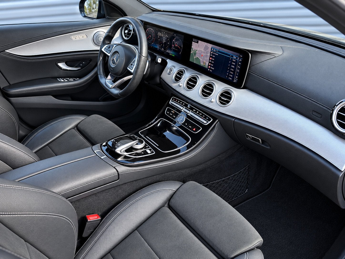 Mercedes-Benz E-klasse 350 e Premium Plus AMG | Adaptive Cru, Auto's, Automaat, Achterwielaandrijving, Gebruikt, 4 cilinders