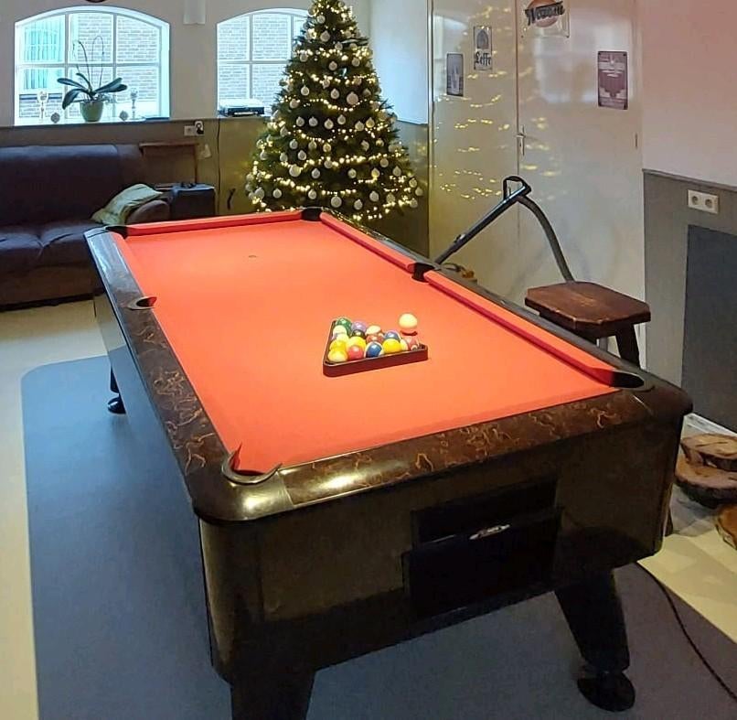 Zeer nette Pooltafel, Ophalen, Zo goed als nieuw, Pooltafel