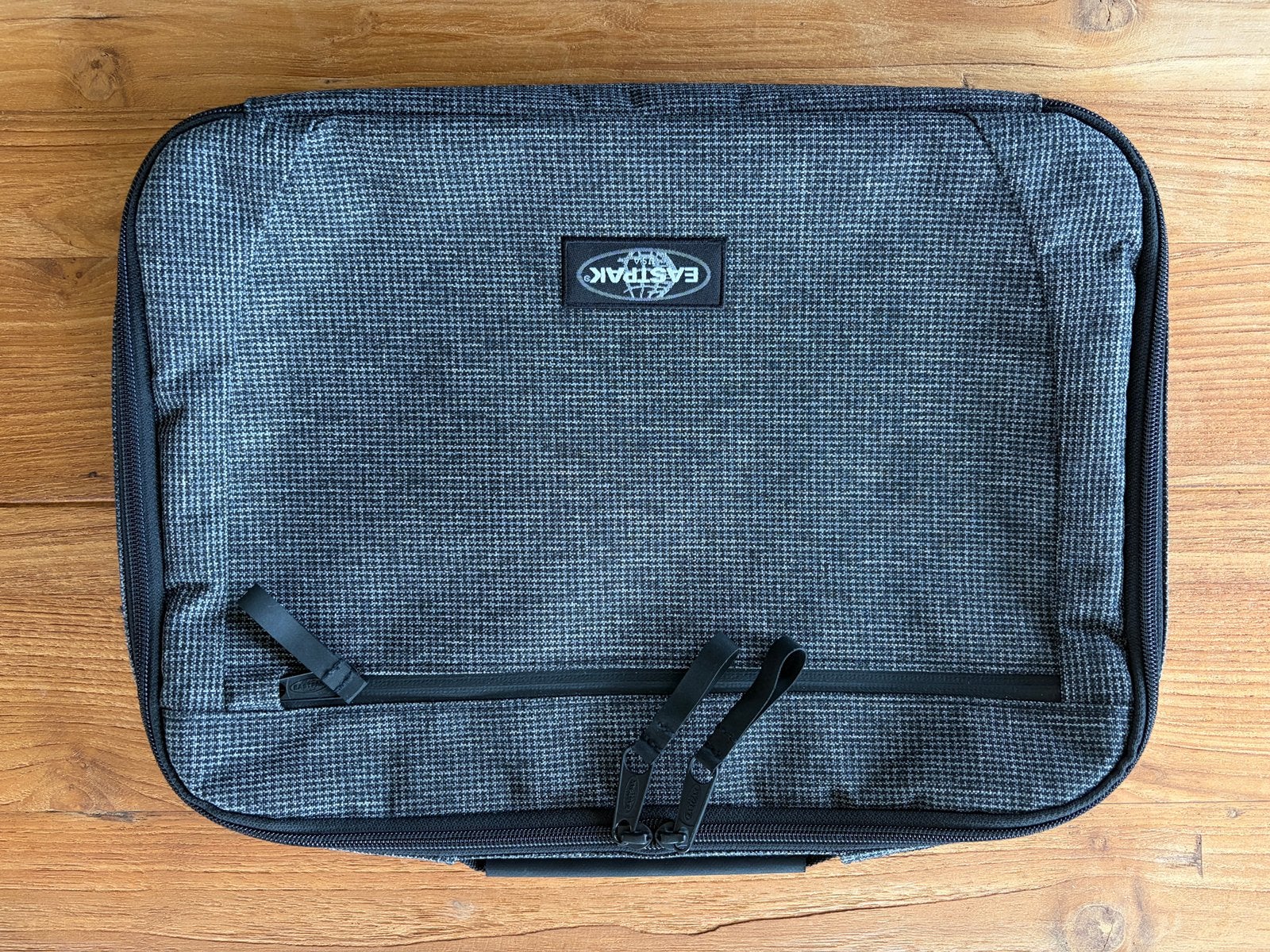 Eastpak Hyatt 13 inch laptoptas, Grijs, Nieuw, Gevoerd laptopvak, Ophalen of Verzenden