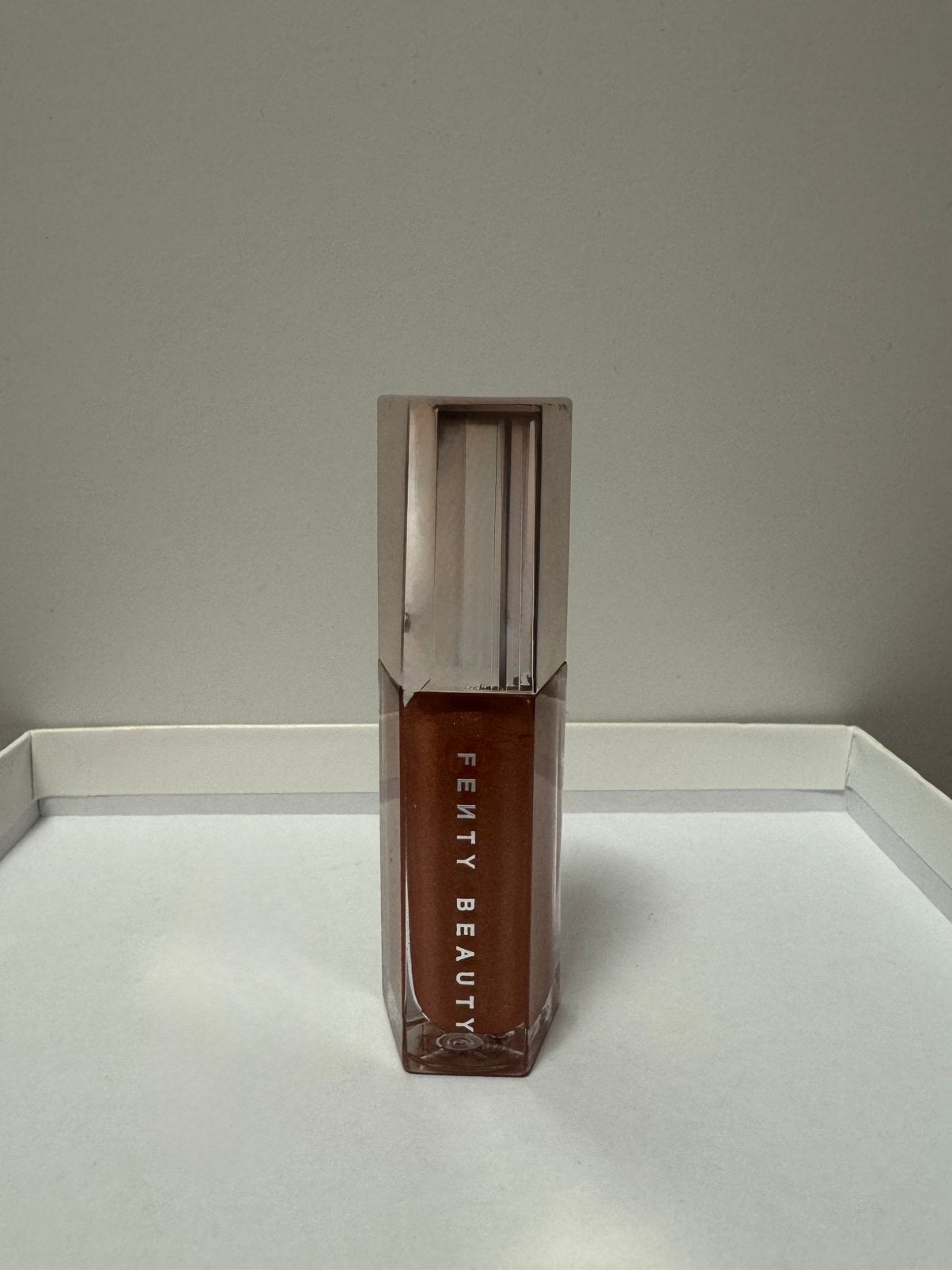 Fenty Beauty Gloss Bomb - Fenty Glow, Ophalen of Verzenden, Zo goed als nieuw, Overige kleuren, Lippen