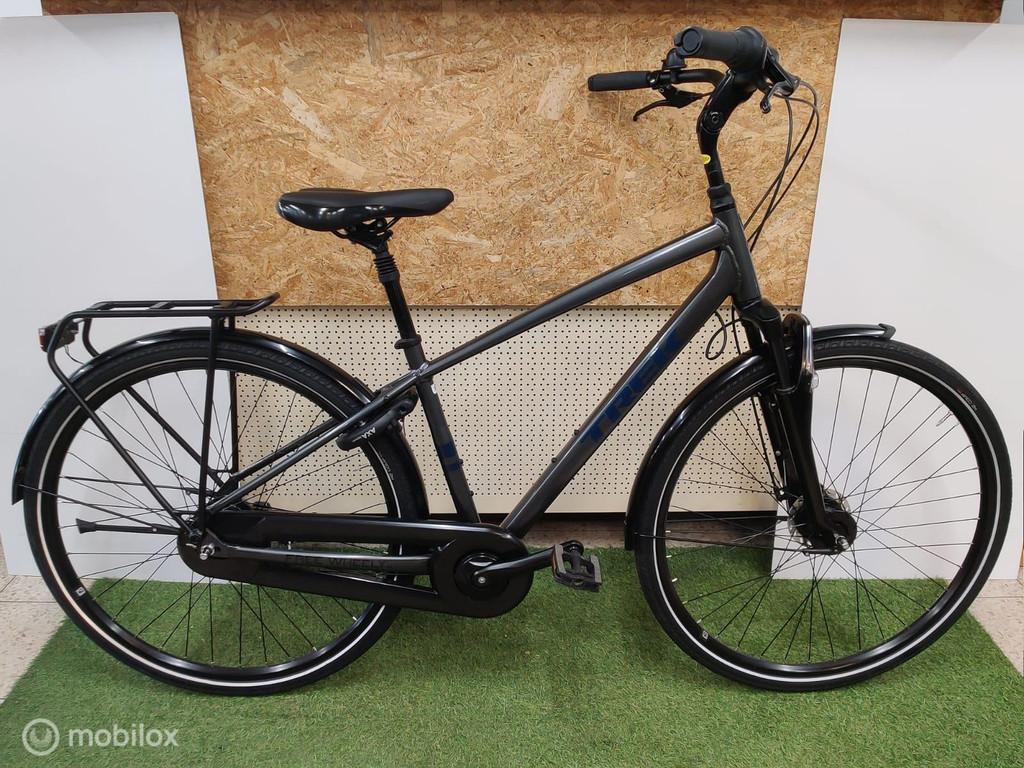 TREK DISTRICT 2 2025 HERENFIETS M 7V, Fietsen en Brommers, Fietsen | Heren | Herenfietsen, Overige merken, Trek, 49 tot 53 cm