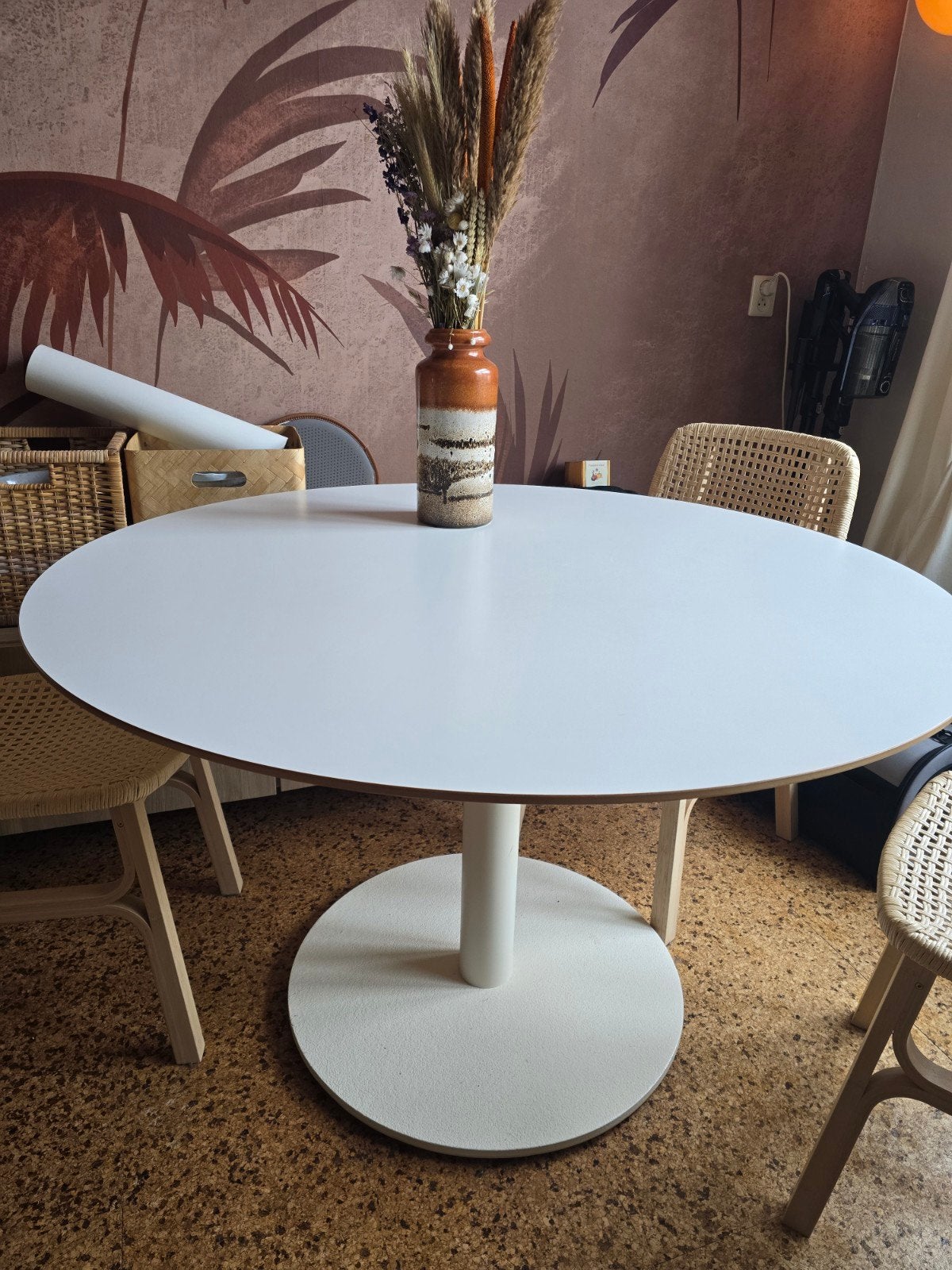 Eettafel Billsta, Huis en Inrichting, Tafels | Eettafels, Ophalen, Rond, Zo goed als nieuw, Vier personen