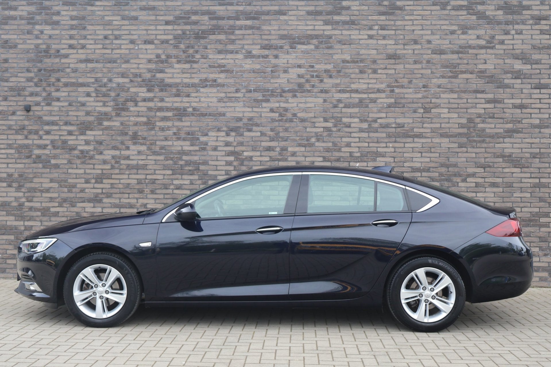 Opel Insignia Grand Sport 1.5 Turbo EcoTec Innovation, Auto's, Opel, Voorwielaandrijving, Dealer onderhouden, Gebruikt, Euro 6