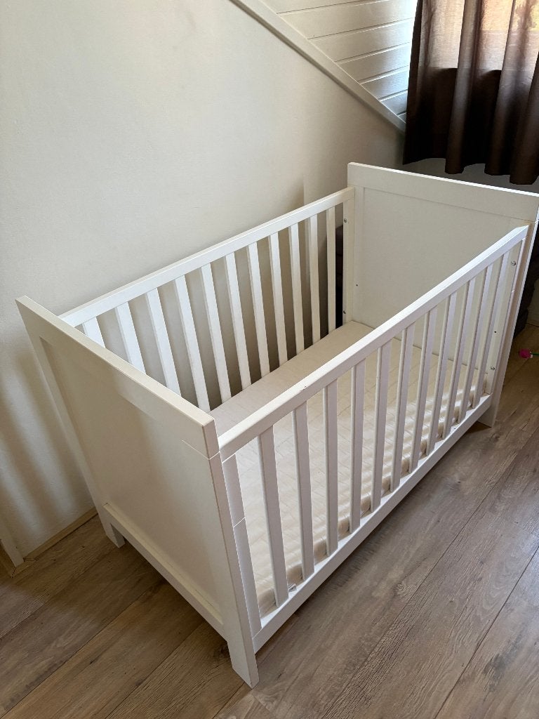 Bebyledikantje compleet met matras, Kinderen en Baby's, Babywiegjes en Ledikanten, Ophalen, Gebruikt, Ledikant
