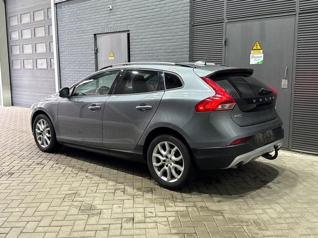 Volvo V40 2.0 T4 Momentum | Trekhaak | Navigatie | Stoelverw, Auto's, Automaat, Gebruikt, Euro 6, 1969 cc