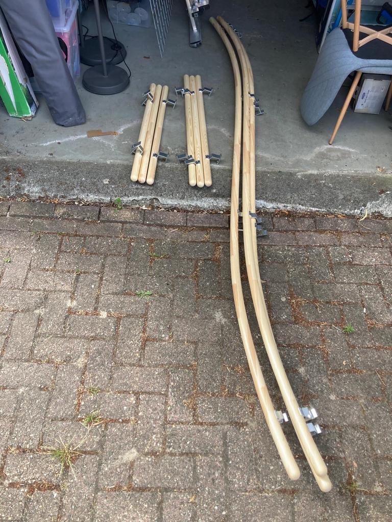9 houten trapleuningen met bevestigingsmateriaal, Ophalen of Verzenden, Nieuw, 2 tot 4 meter