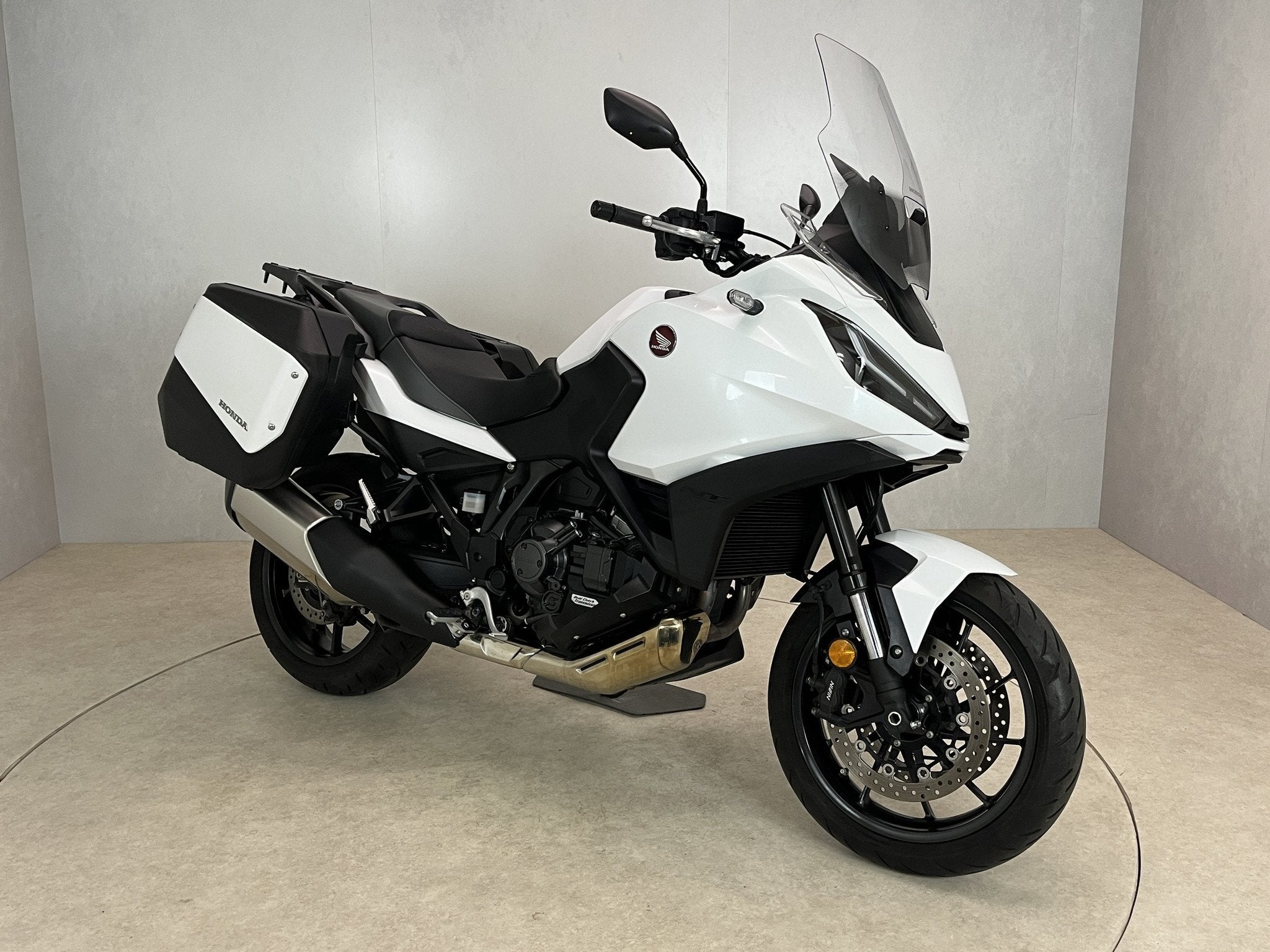 Honda NT 1100 DCT ABS (bj 2024), Cco@honda-eu.com, Stroombaan 4
1181 VX  Amstelveen, Honda Motor Europe Ltd, Bedrijf