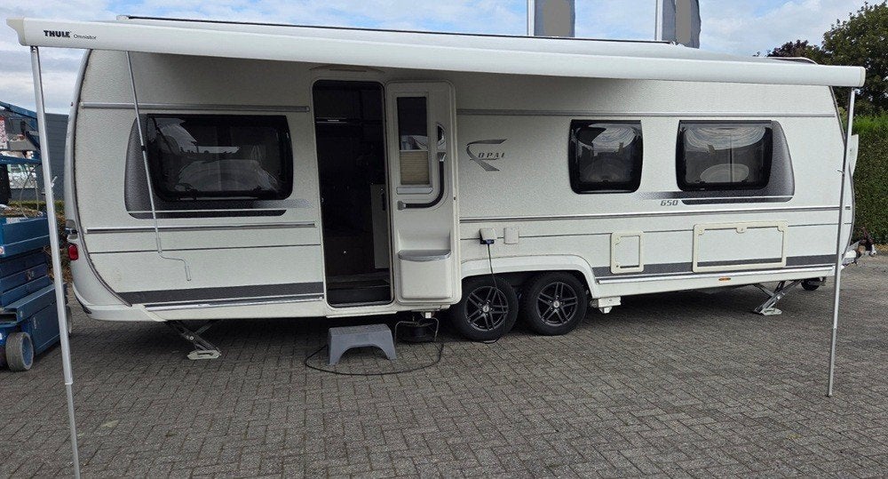 Fendt Opal 650 SRG, 08/2020, 2 bedden, airo-mover-luifel, Caravans en Kamperen, 2 aparte bedden, Rondzit, Particulier, Fendt