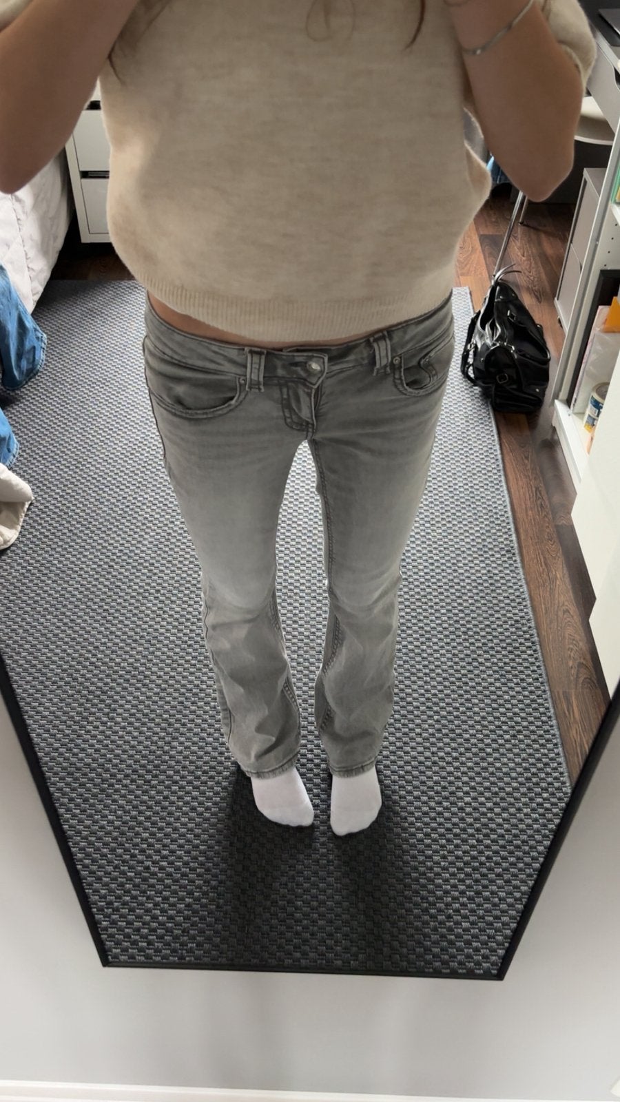 Grijze bootcut low waist jeans van Gina Tricot 36, Ophalen of Verzenden, Zo goed als nieuw, Grijs, W28 - W29 (confectie 36)