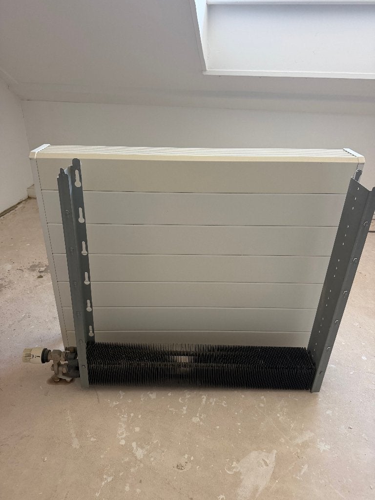 6x Jaga Low-H2O radiator compleet, geschikt voor warmtepomp, Ophalen, 30 tot 80 cm, Gebruikt, Radiator
