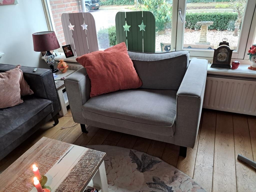 Comfortabele grijze fauteuil/loveseat, Modern, Comfortabel, Gebruikt, 75 tot 100 cm, Ophalen of Verzenden
