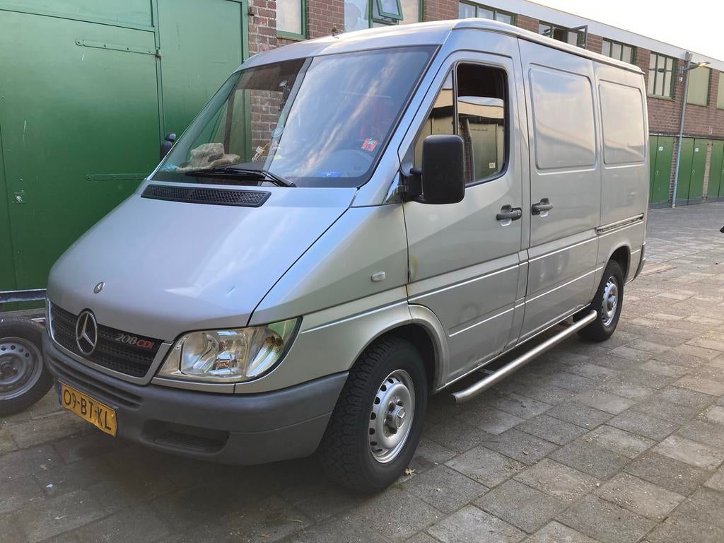 Mercedes-Benz Sprinter 2.1 208 CDI 2005, 4 cilinders, 2000 kg, Particulier, 81 pk