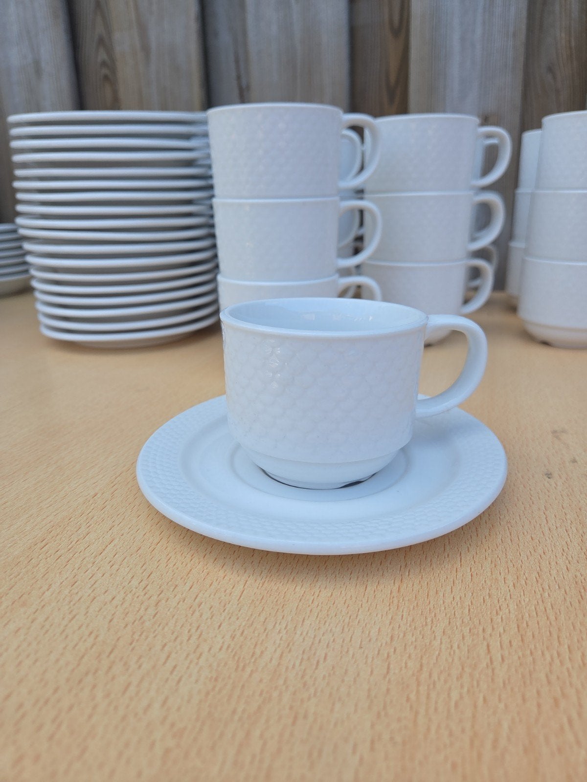22 Intermezzo koffiekopjes met schotels – 150 ml, Ophalen, Overige stijlen, Kop(pen) en/of Schotel(s)