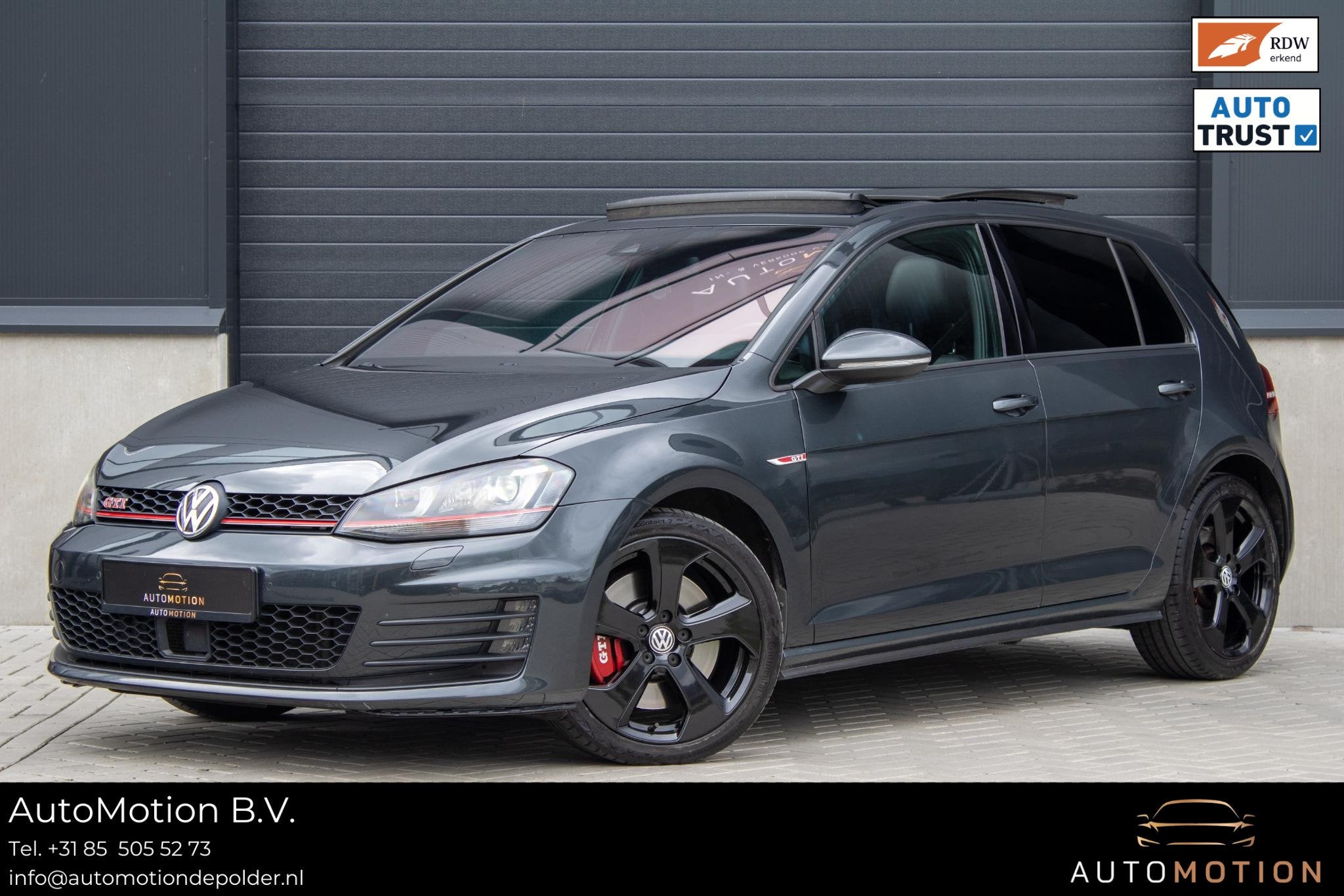 Volkswagen Golf 2.0 TSI GTI Performance PANO CAMERA LEDER AC, Auto's, Dealer onderhouden, Gebruikt, 4 cilinders, Leder