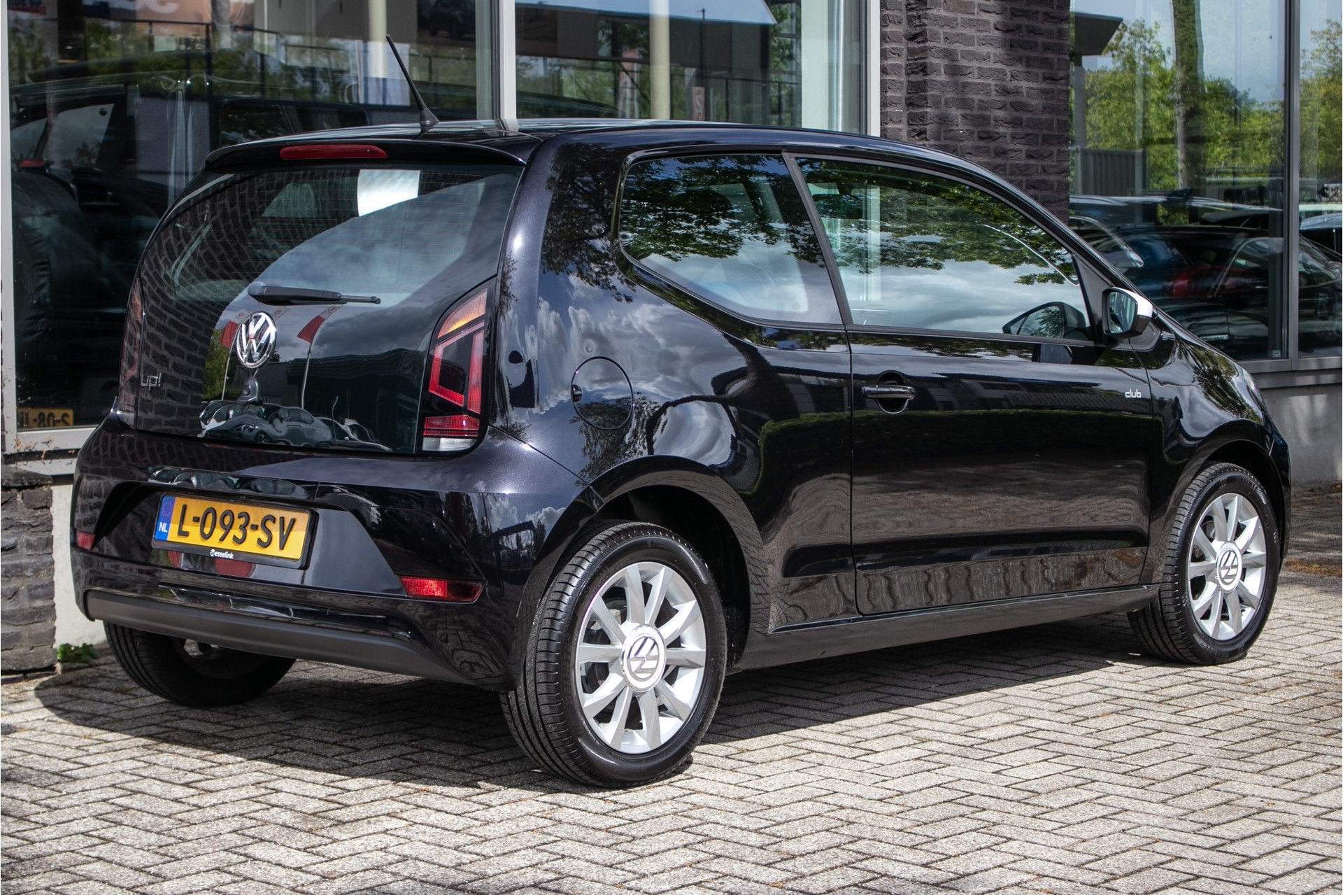 Volkswagen up! 1.0 BMT Club | 15" LMV | Airco | (bj 2017), 12 maanden, Stof, Gebruikt, Bedrijf