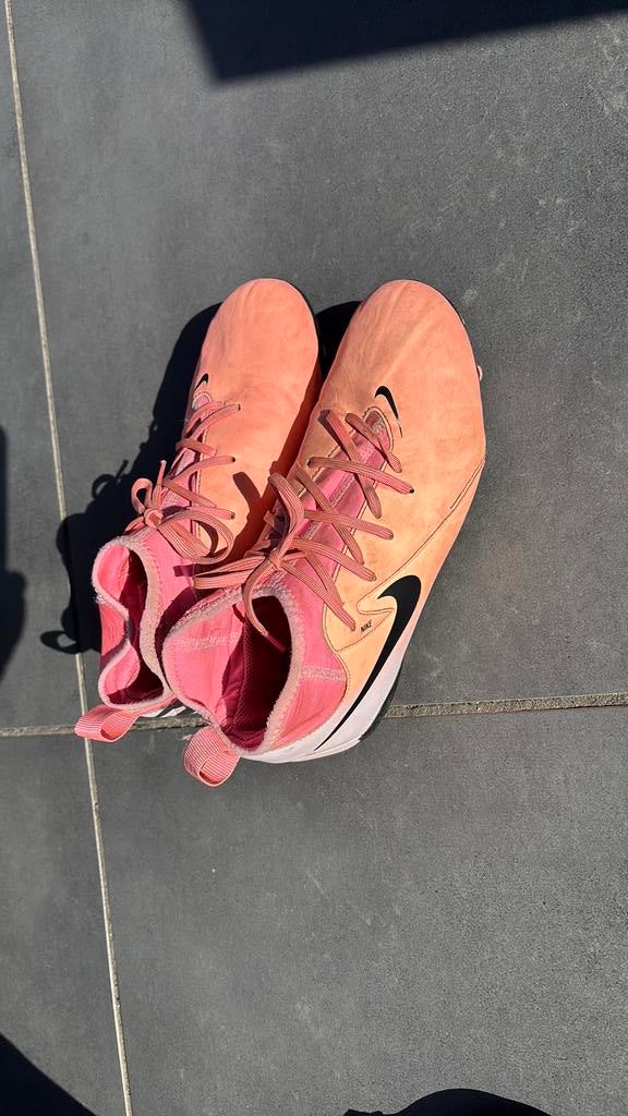 Nike voetbalschoenen, Ophalen, Zo goed als nieuw, Schoenen