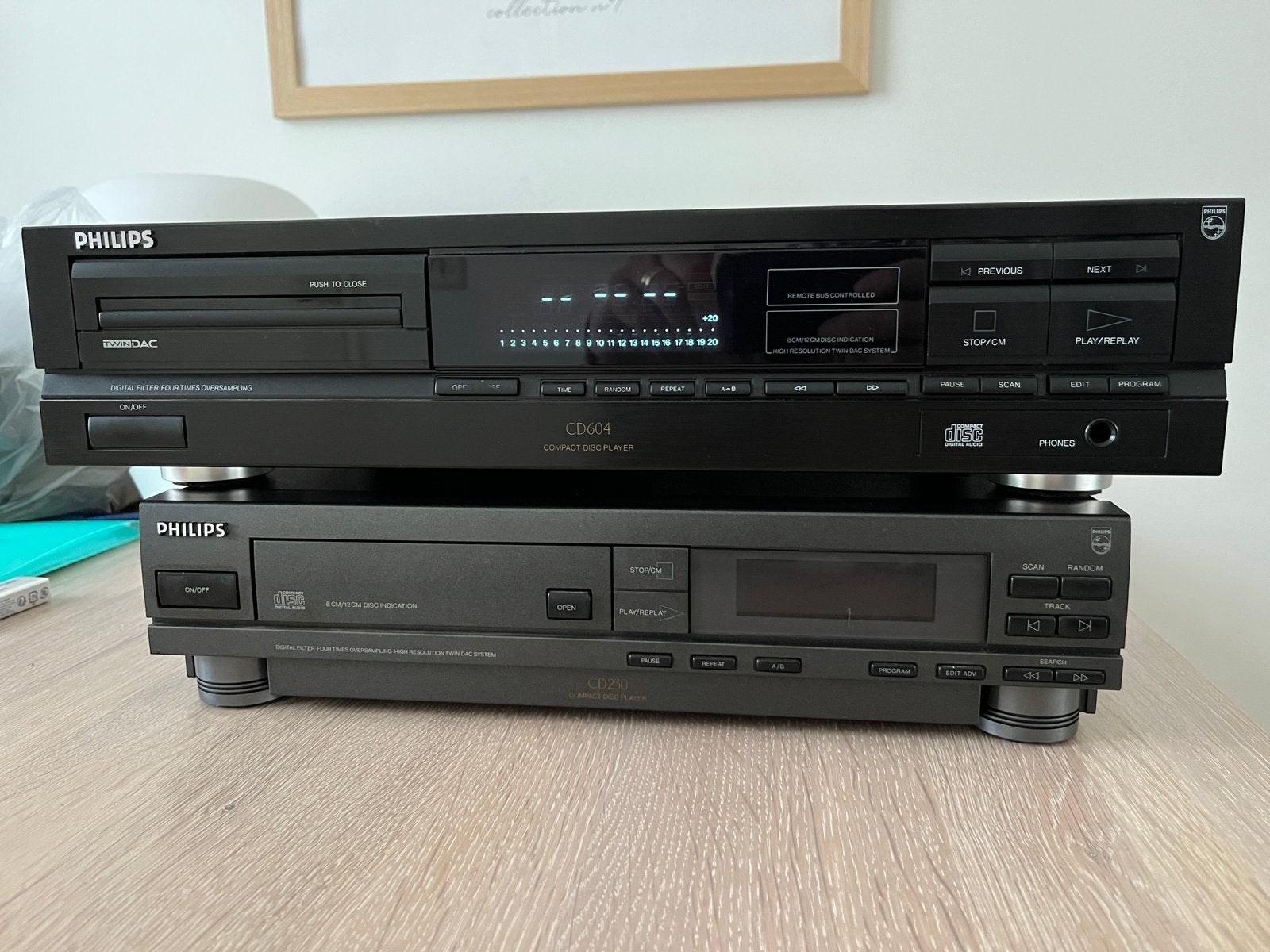 Philips CD spelers CD604 (goed) en CD230 (motortje kapot), Audio, Tv en Foto, Ophalen of Verzenden, Gebruikt, Philips
