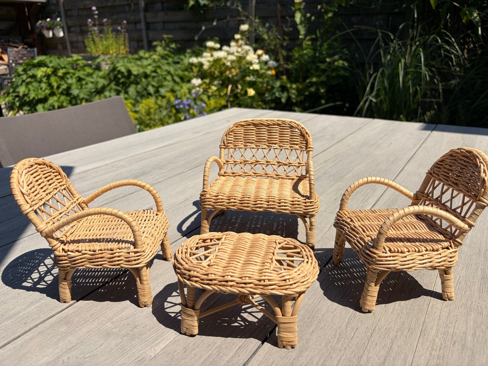 Miniatuur rotan meubelset Fleur Barbie pop, Ophalen of Verzenden, Zo goed als nieuw