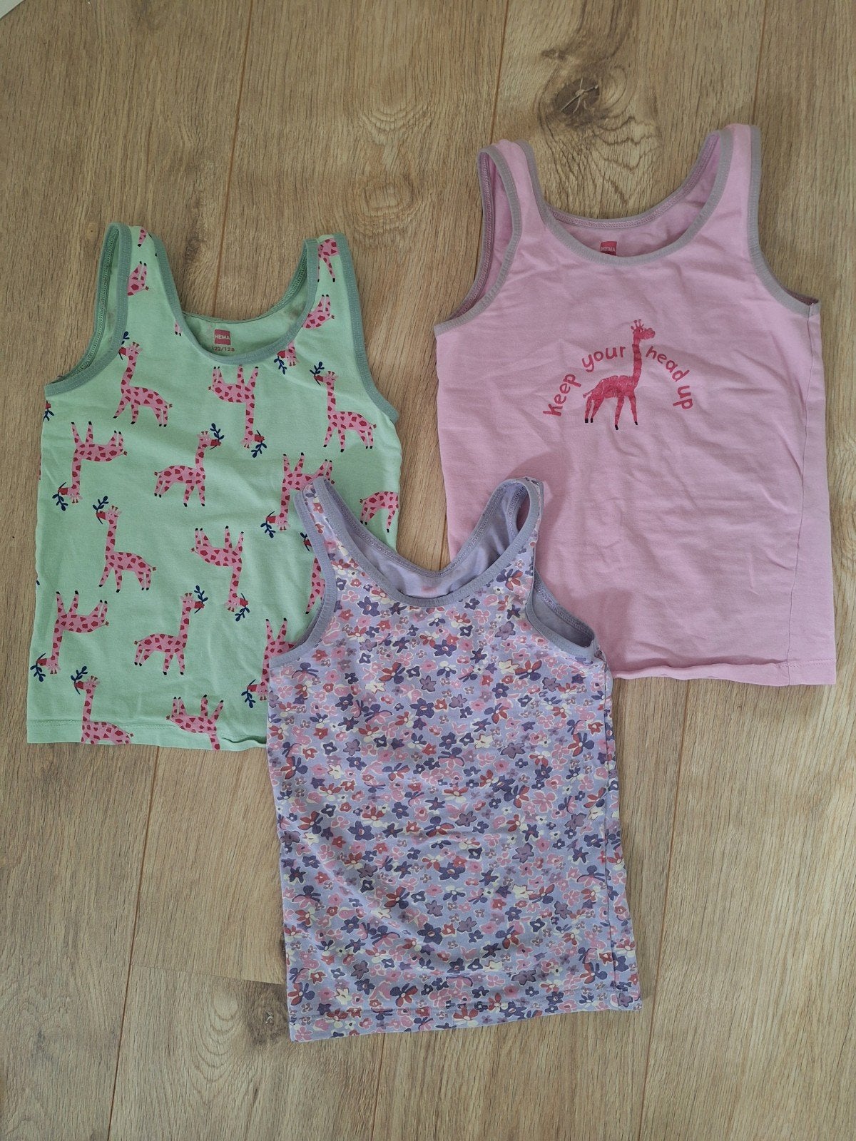 3 meisjes Hema hemden maat 122 / 128, Nacht- of Onderkleding, Meisje, Ophalen of Verzenden, Zo goed als nieuw