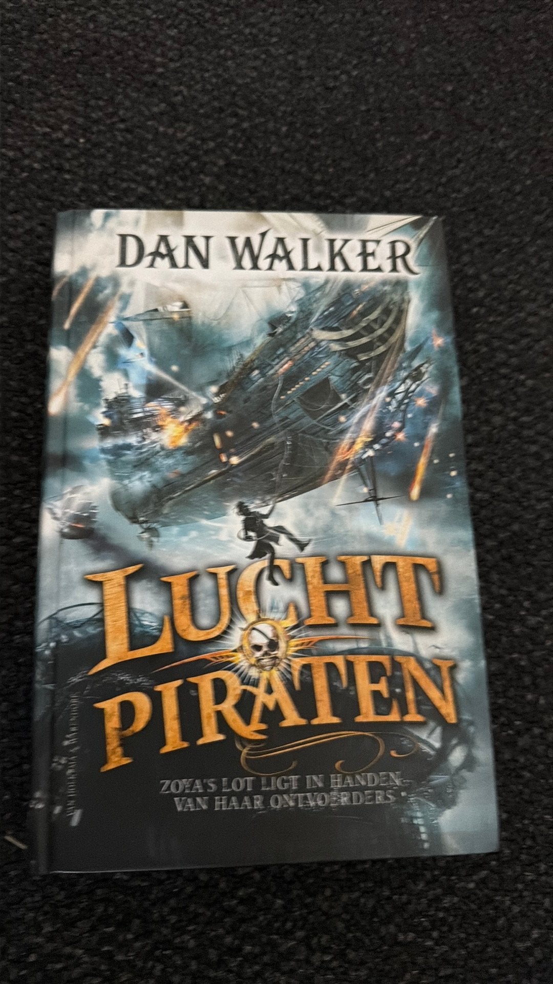 Lucht piraten boek, Boeken, Fantasy, Ophalen, Zo goed als nieuw