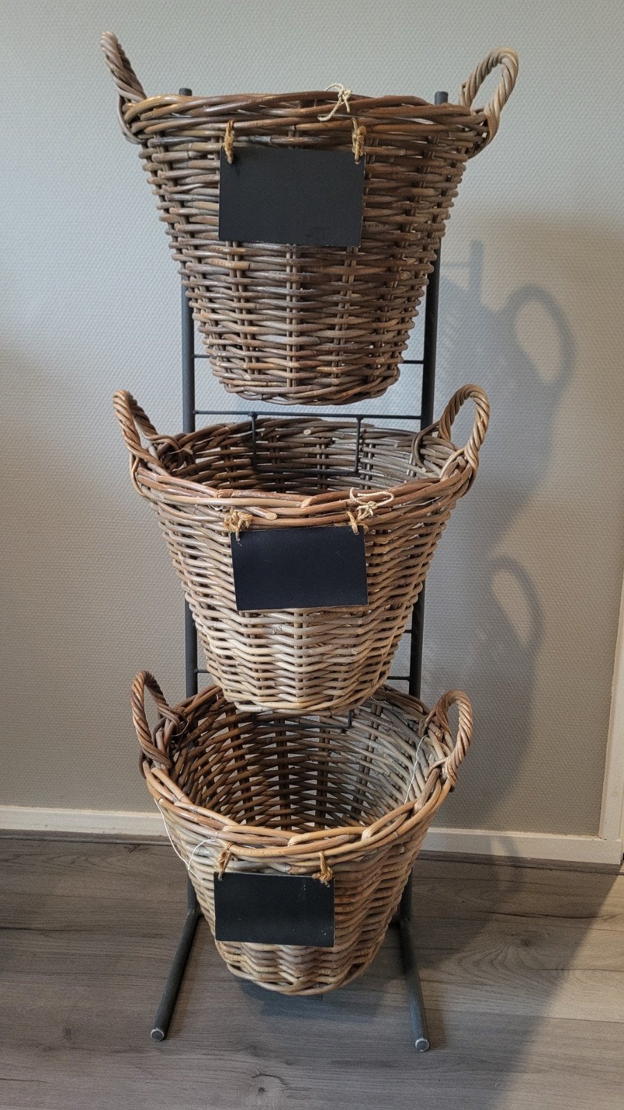 Decoratieve rieten mandenrek met 3 manden, Ophalen, Gebruikt, Gevlochten, Mand