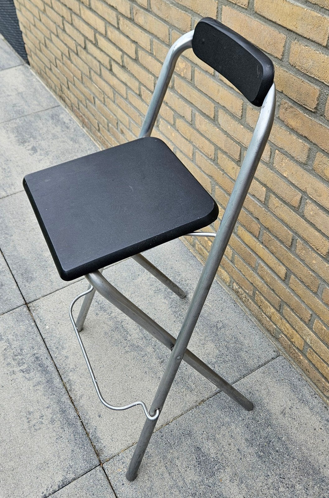 Opvouwbare kruk met rugleuning en voetsteun, Ophalen, Gebruikt, Met voetsteun, 60 tot 90 cm