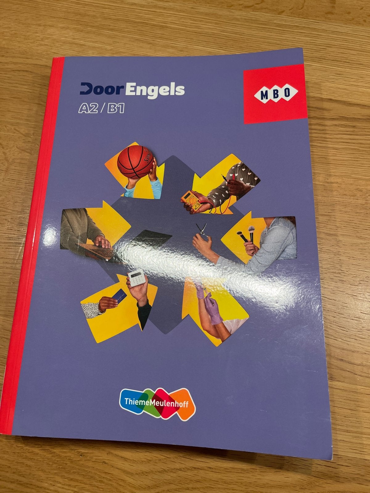 Door Engels A2/B1 MBO - ThiemeMeulenhoff, Ophalen of Verzenden, Zo goed als nieuw, Overige niveaus, Engels