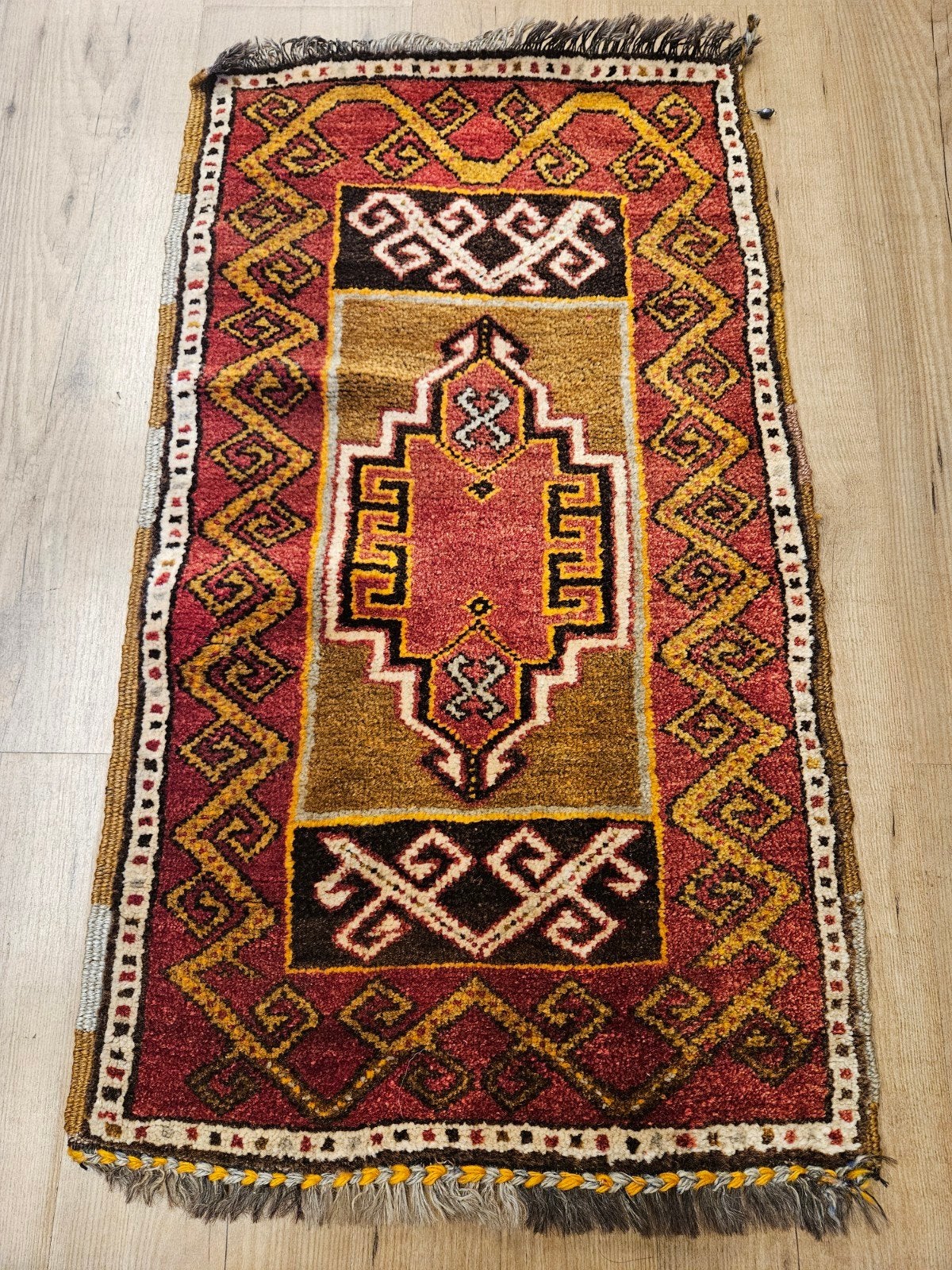 Vintage handgeknoopt oosters tapijt 92x53, Info@SlatsAntiek.nl, Rood, Tweedehands, 50 tot 100 cm