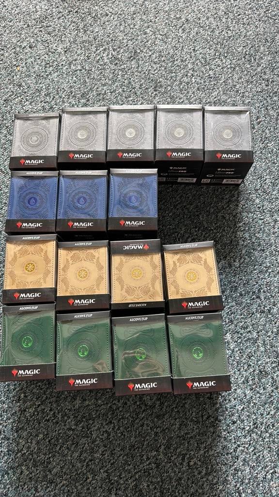 Deck boxes 16x, Hobby en Vrije tijd, Ophalen of Verzenden, Nieuw, Speeldeck