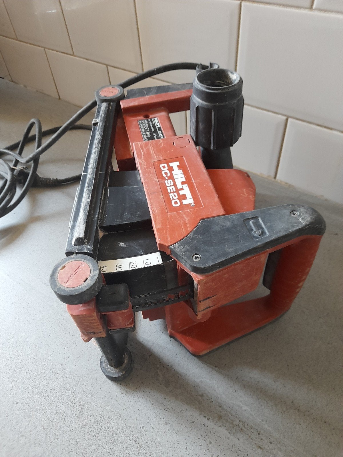 Hilti Muurfrees DC-SE20 - Krachtig en Betrouwbaar, Doe-het-zelf en Verbouw, Gereedschap | Freesmachines, Gebruikt, Muurfrees, Elektrisch