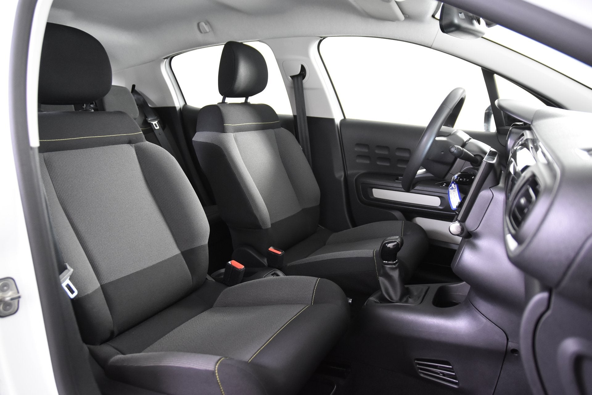 Citroën C3 Feel *1ste Eigenaar*Navigatie*Carplay*PDC*, Voorwielaandrijving, 1199 cc, 450 kg, Wit