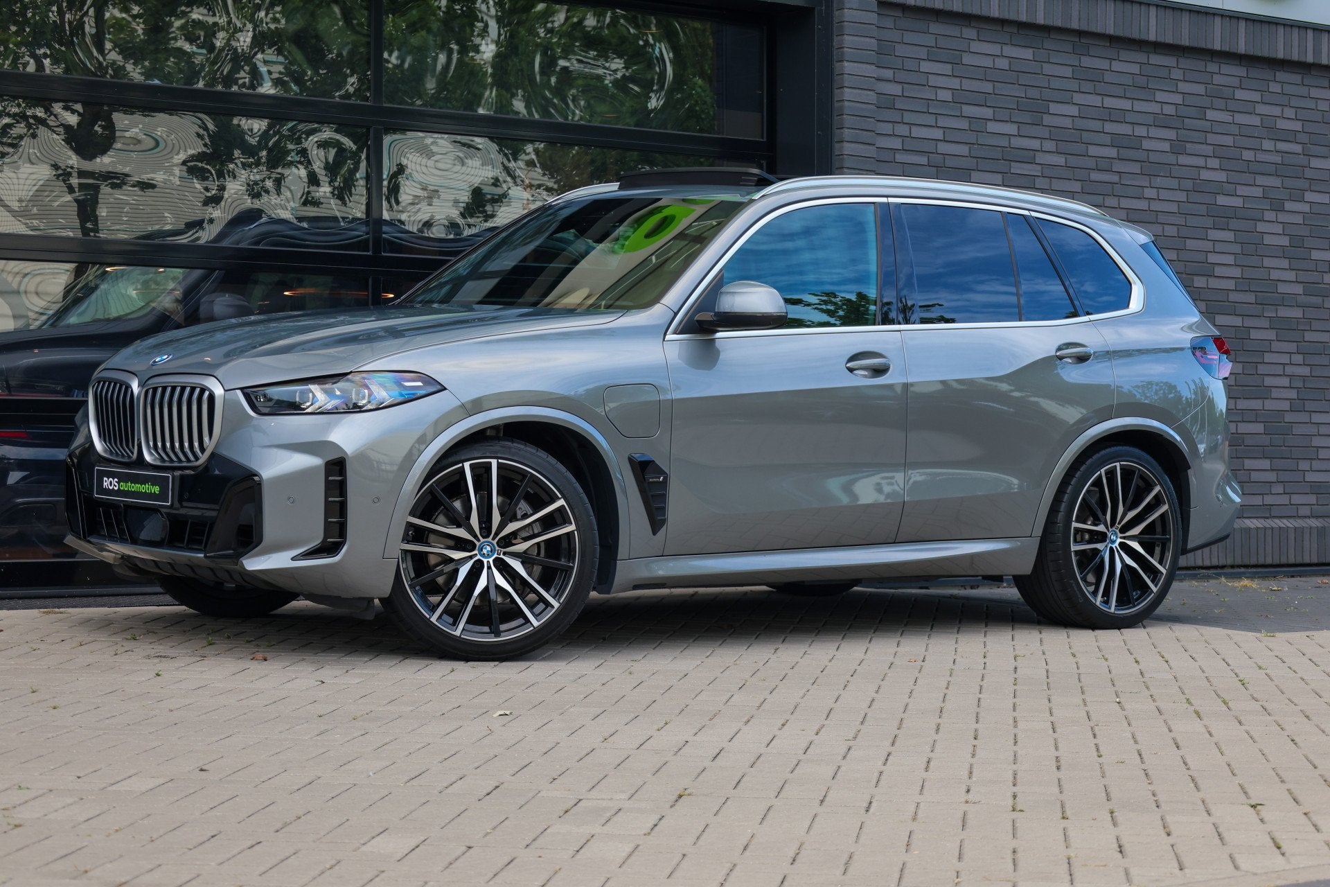 Foto 7 van BMW X5 xDrive50e | BTW | SKYLOUNGE | 22 INCH | COMFORTSTOELE