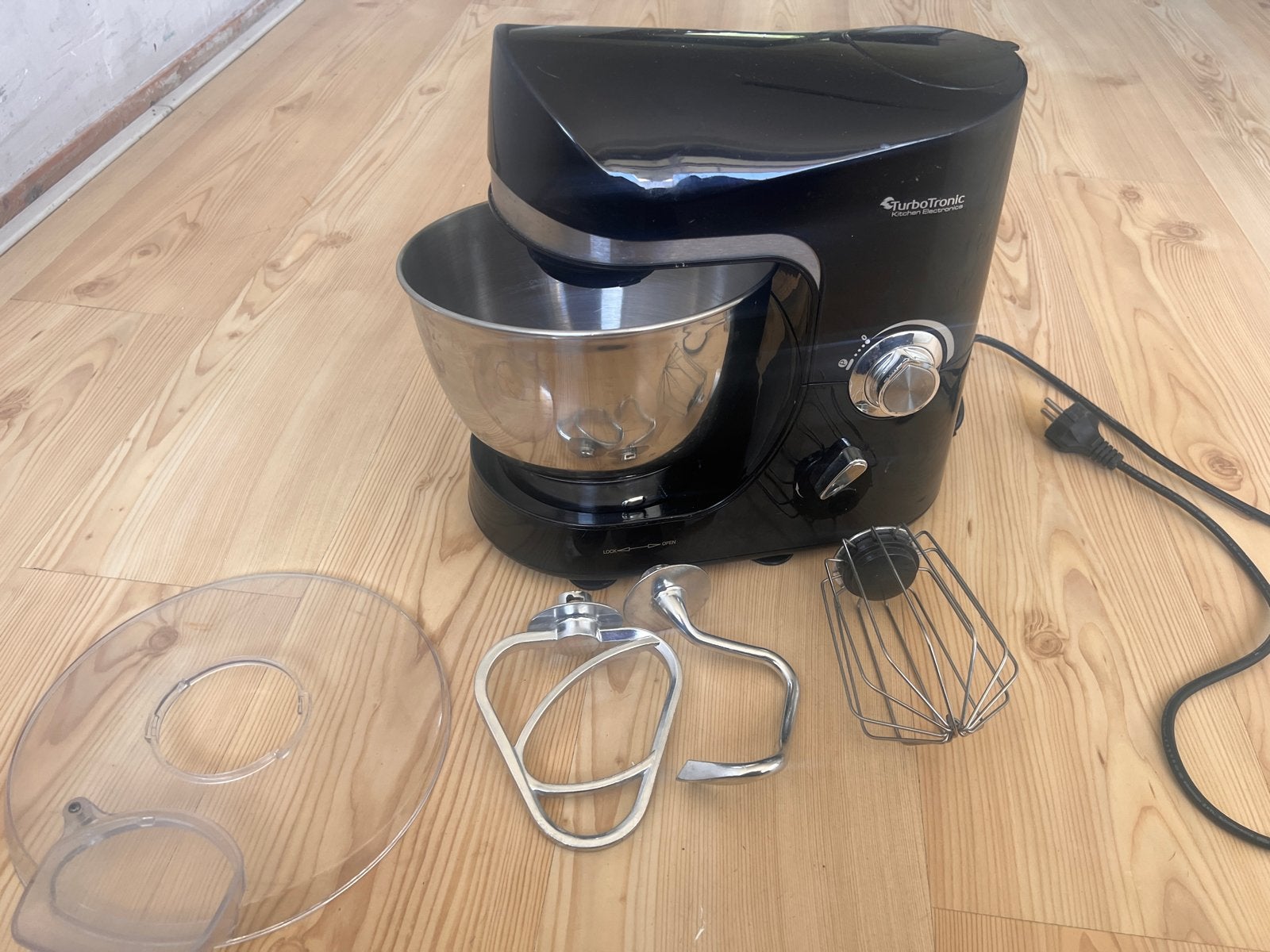 Turbotronic Keukenmachine met 3 opzetstukken, 3 tot 4 liter, Ophalen of Verzenden, Zo goed als nieuw, 3 snelheden of meer